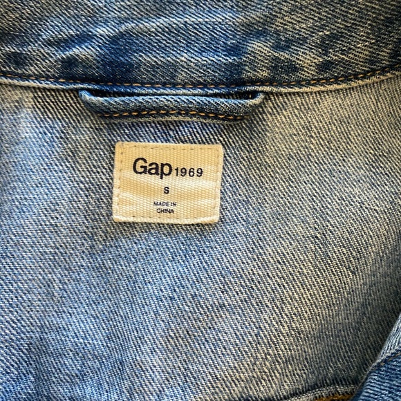 Gap Oversized distressed Jean Jacket - Picture 3 of 8